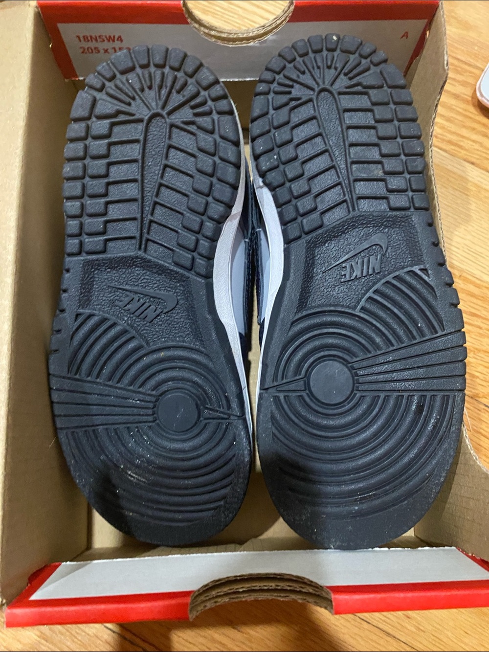 Nike Dunk Low - Picture 3 of 4